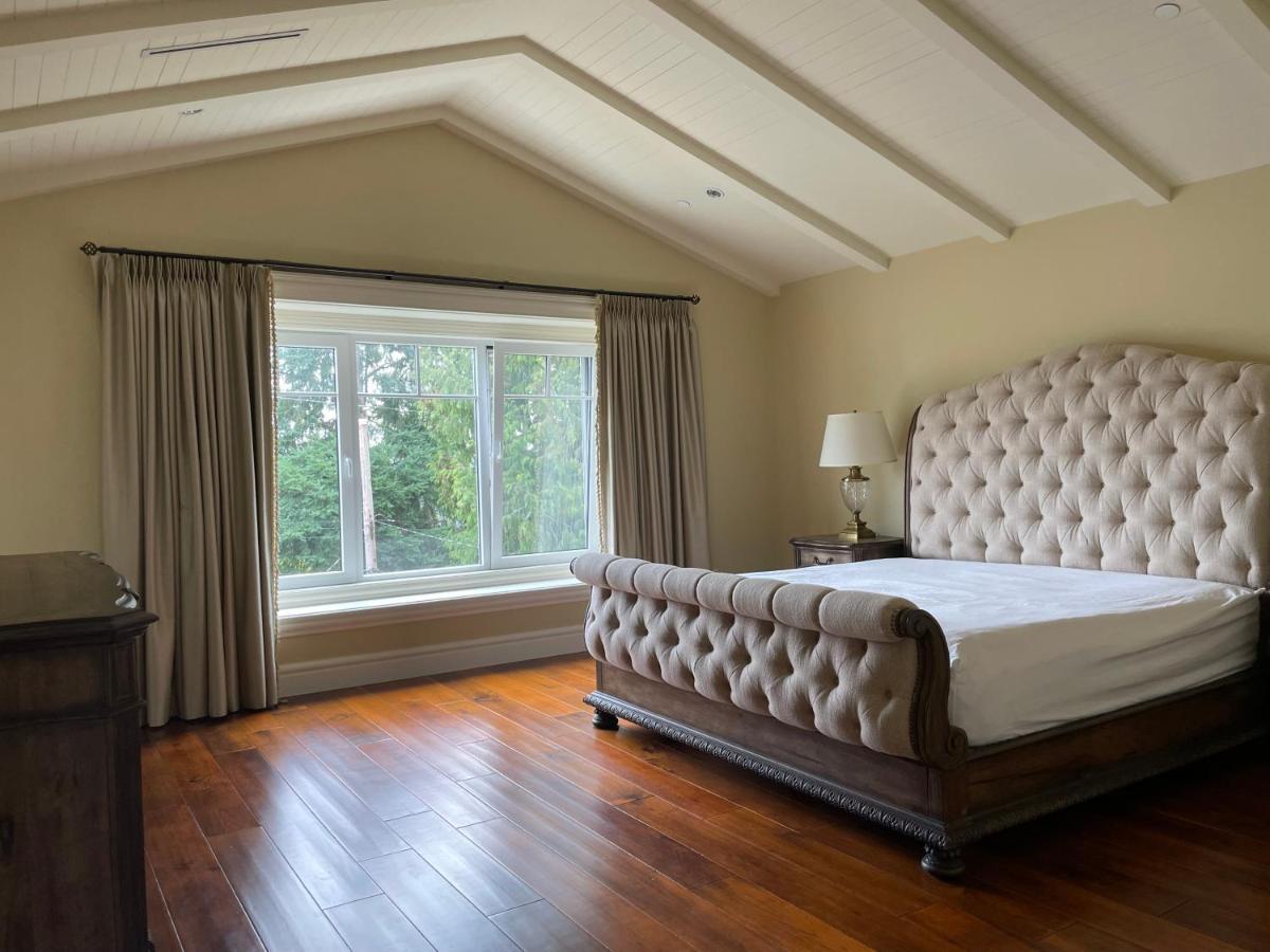 Spacious Cozy House In Vancouver West ภายนอก รูปภาพ